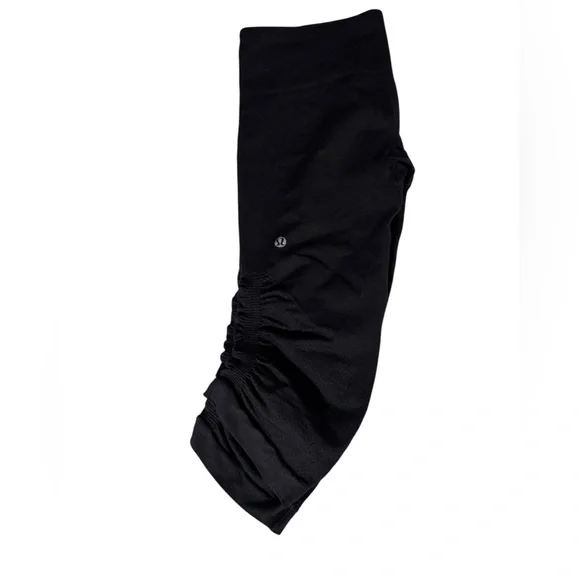 LULULEMON Ebb To Street Crop 21"
Black - Picture 3 of 6